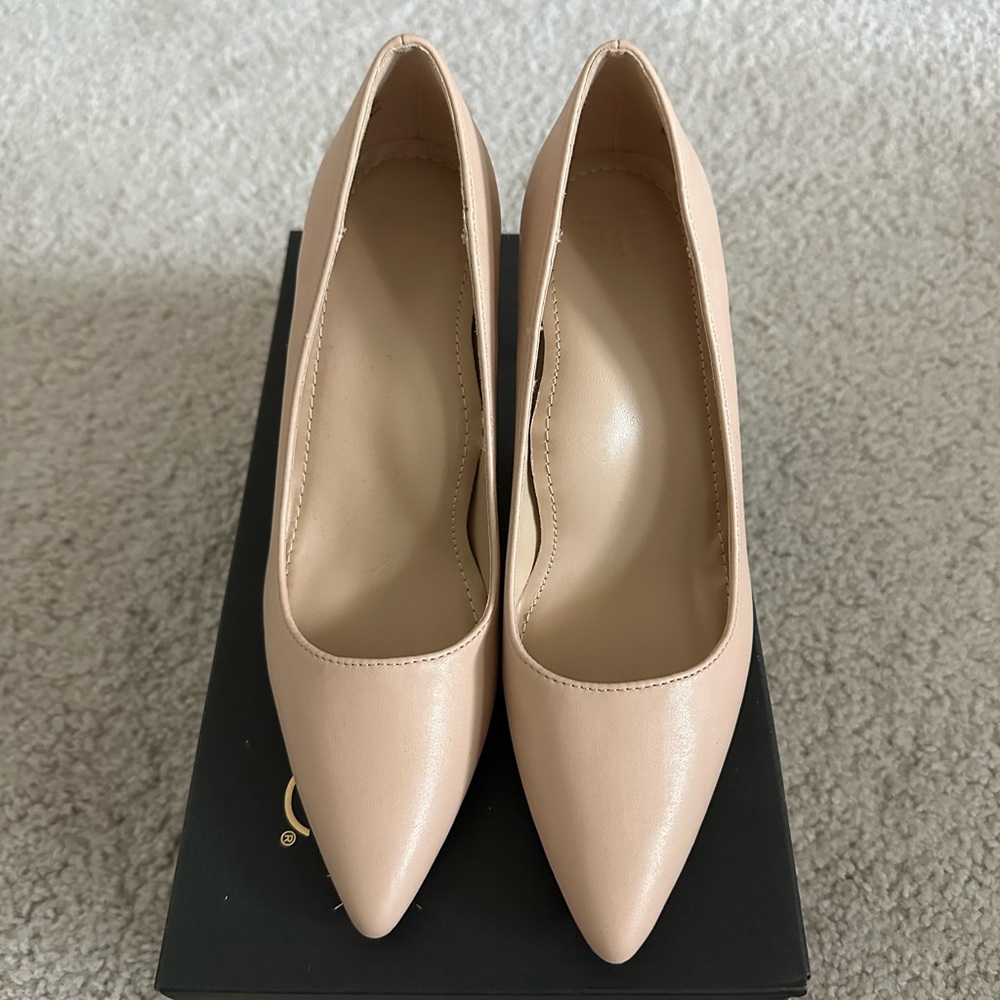 Elegant Nude Pumps